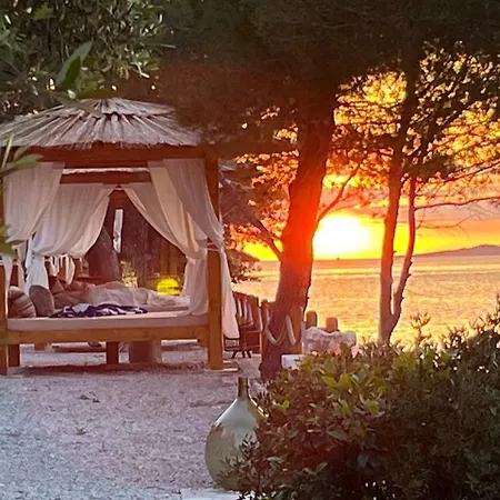 Pebble Bay Paradise House Holiday home *