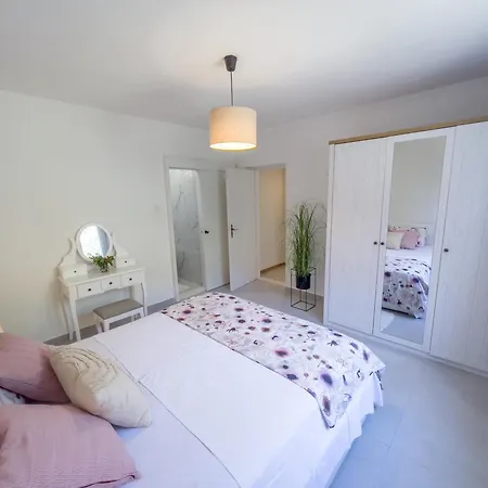 Pebble Bay Paradise House