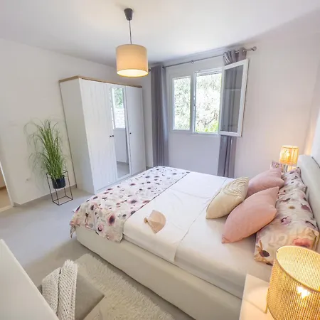 Holiday home Pebble Bay Paradise House *