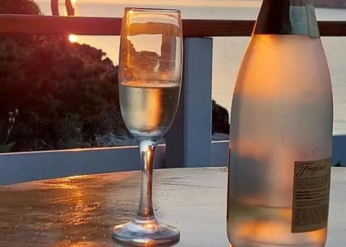 בית נופש Pebble Bay Paradise House *