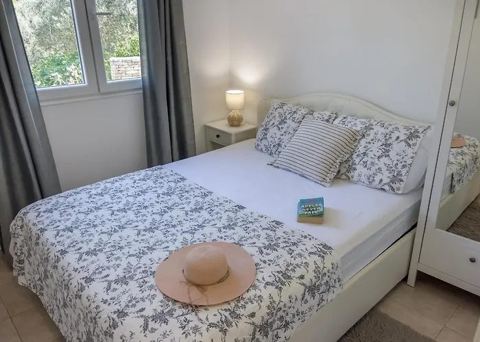 Pebble Bay Paradise House